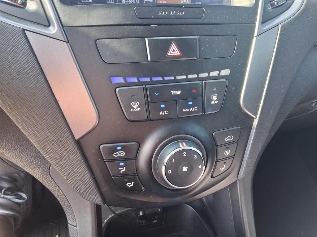 HYUNDAI Santa Fe 2014 the color of pearl - Importación desde Corea - HF Imports Iquique - Foto 13