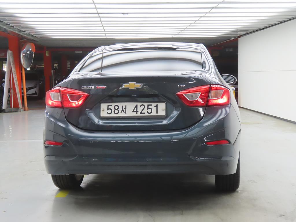 Chevrolet Cruise - Vista 3