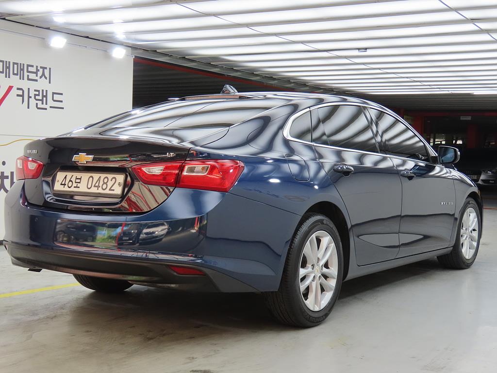 Chevrolet Malibu - Vista 3