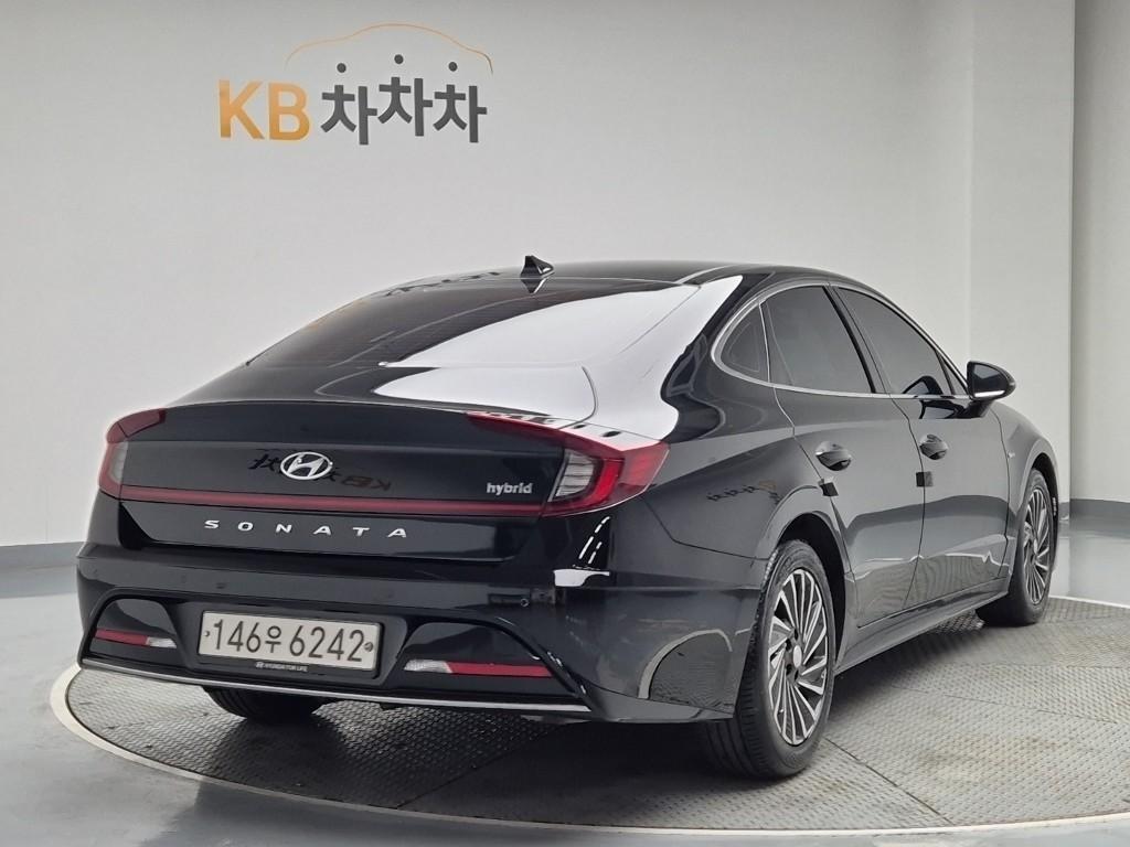 HYUNDAI Sonata - Vista 3