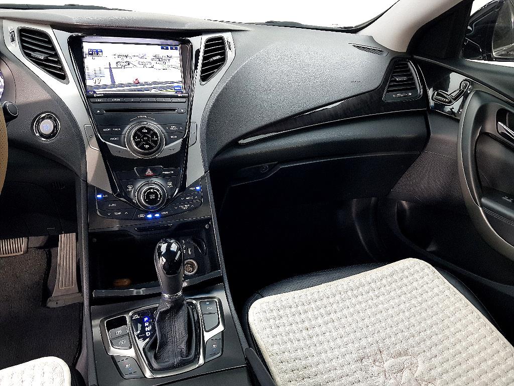HYUNDAI Grandeur - Vista 9