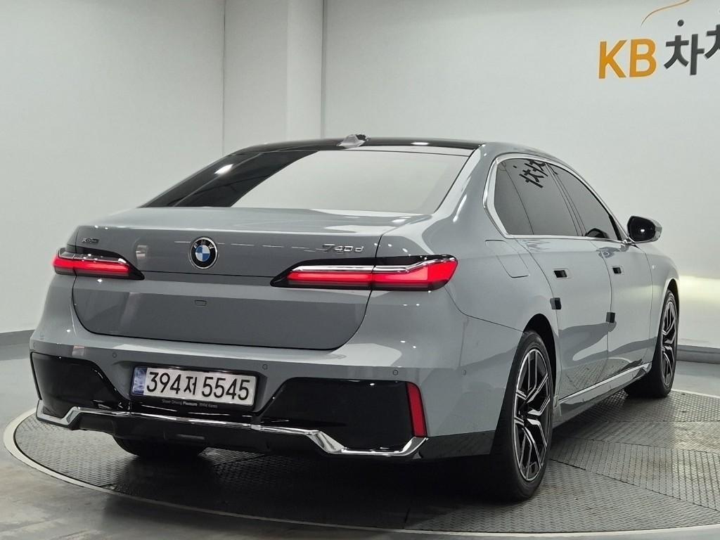 BMW 7 Series - Vista 2