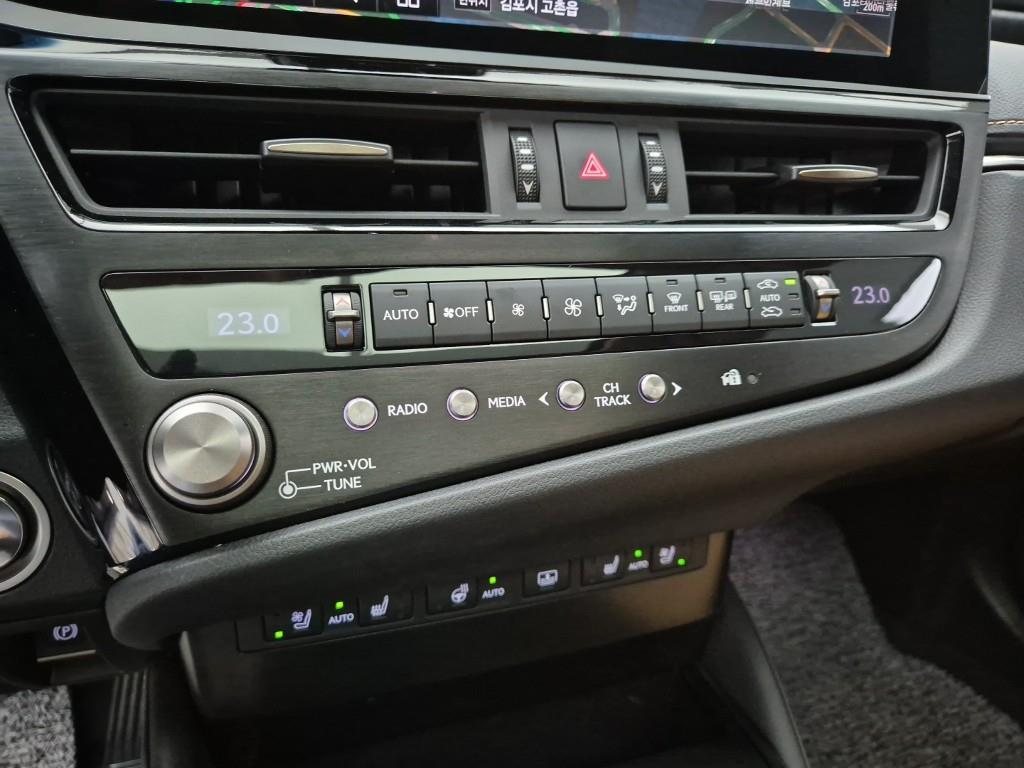 Lexus ES - Vista 10