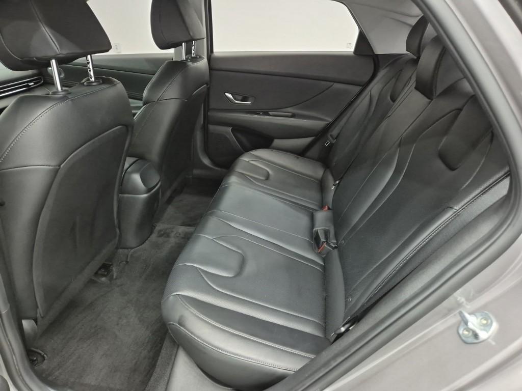 HYUNDAI Avante - Vista 12