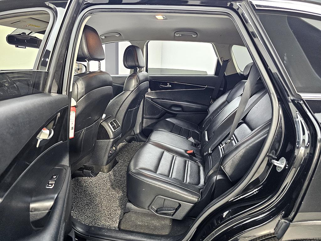 KIA Sorento - Vista 9