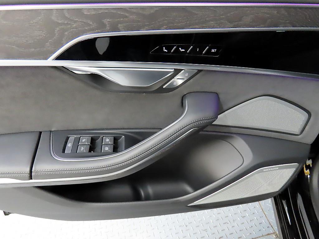 Audi A8 - Vista 12