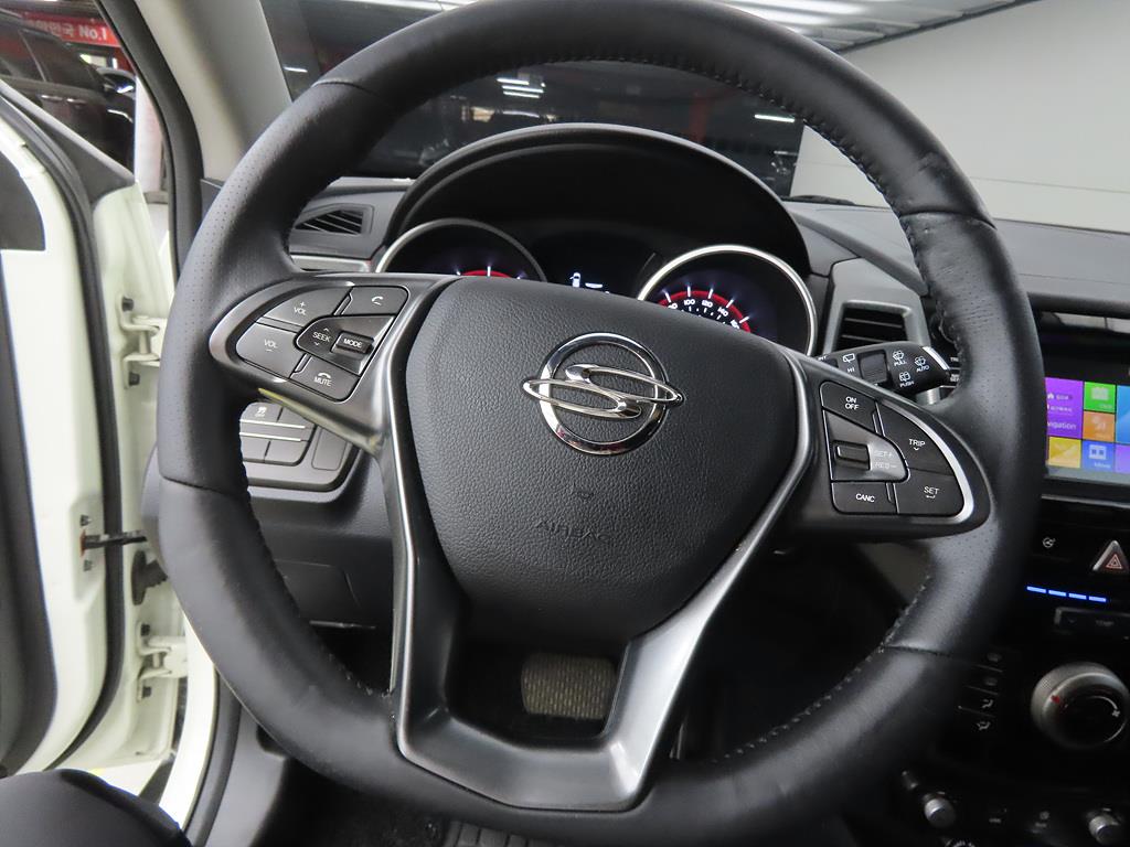Ssangyong Tivoli - Vista 8