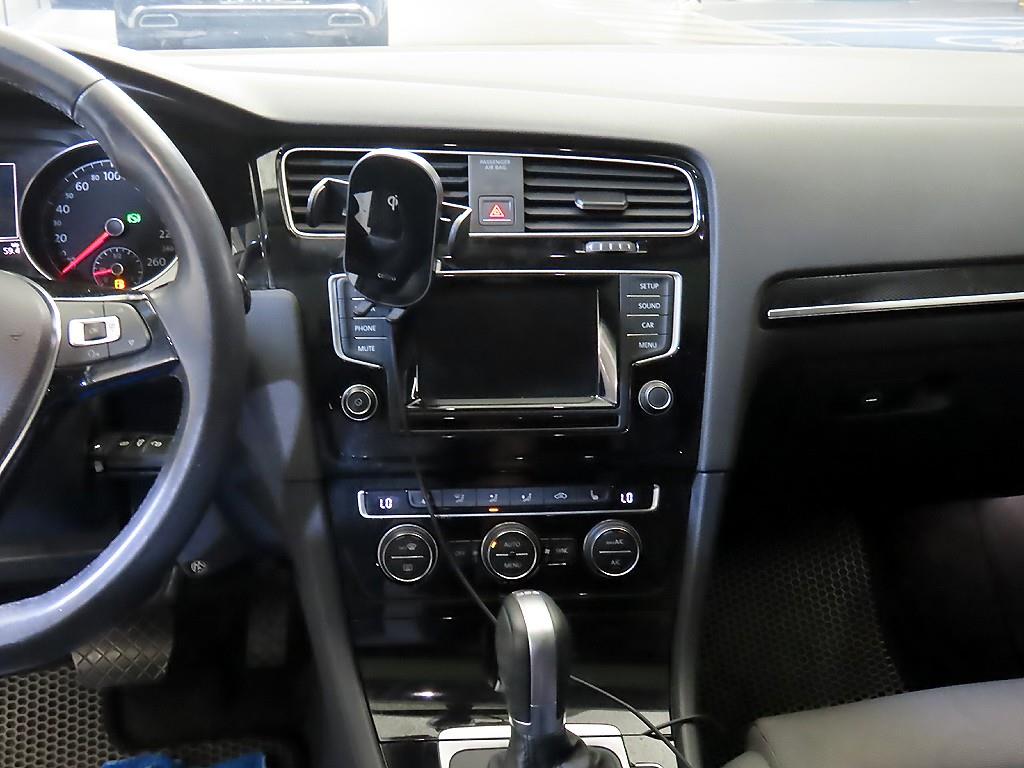 Volkswagen Golf - Vista 11