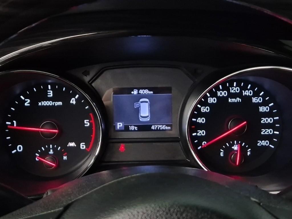 KIA Carnival - Vista 6