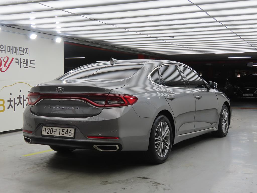 HYUNDAI Grandeur - Vista 4