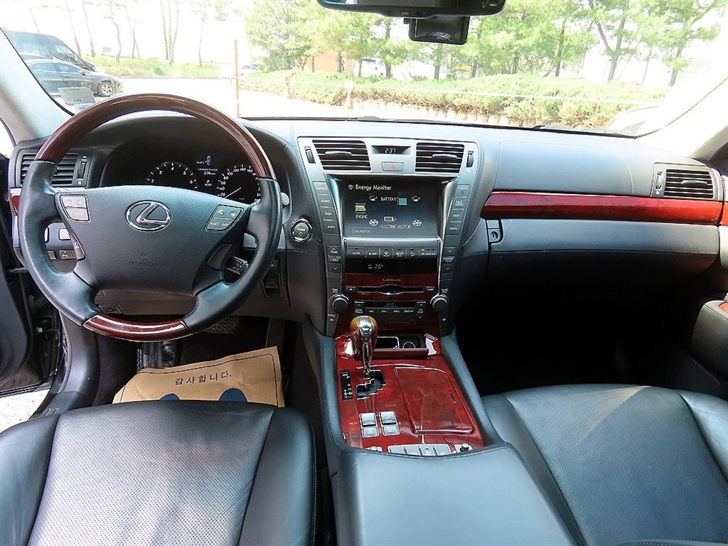 Lexus LS - Vista 7