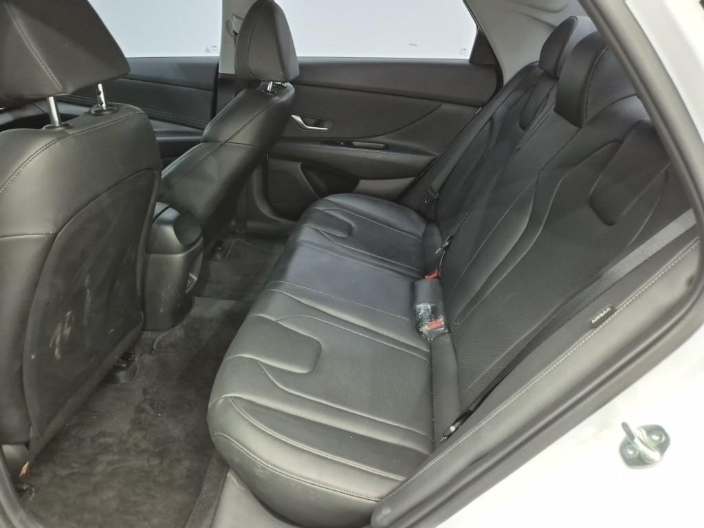 HYUNDAI Avante - Vista 12