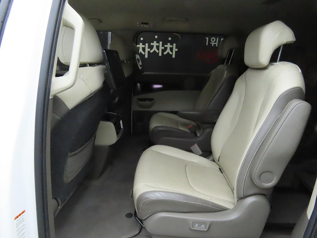 KIA Carnival - Vista 6