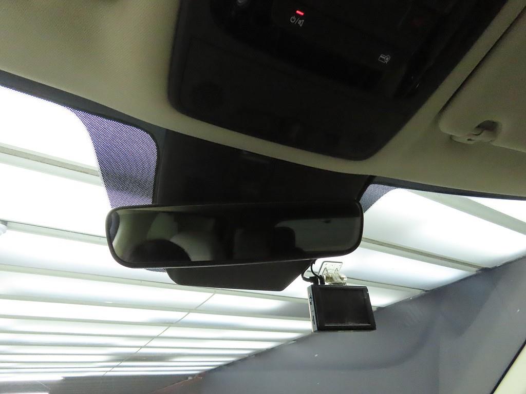 KIA Carnival - Vista 12