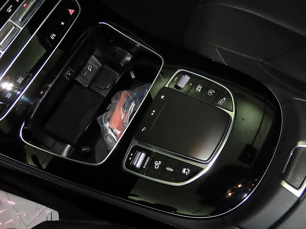 Mercedes Benz CLS Class 2023 Negro - Importación desde Corea - HF Imports Iquique - Foto 13