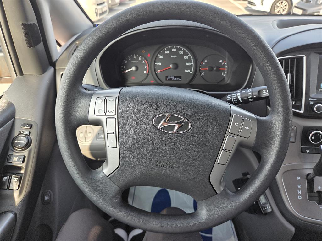 HYUNDAI Starex - Vista 12