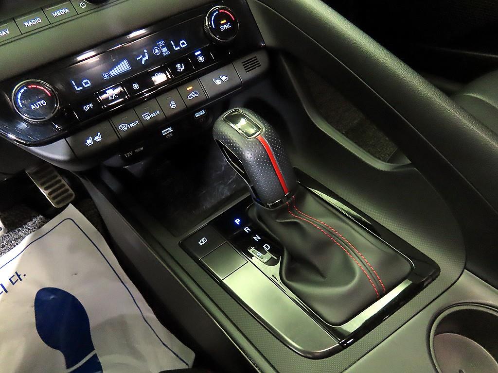 HYUNDAI Avante - Vista 12