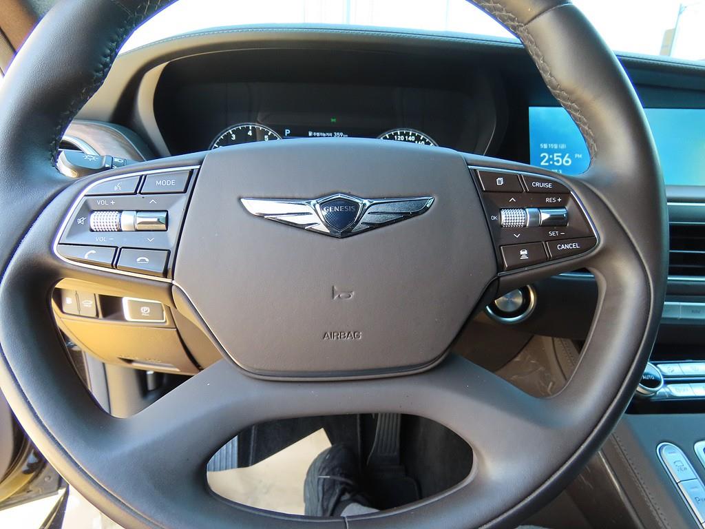 Genesis G90 - Vista 11