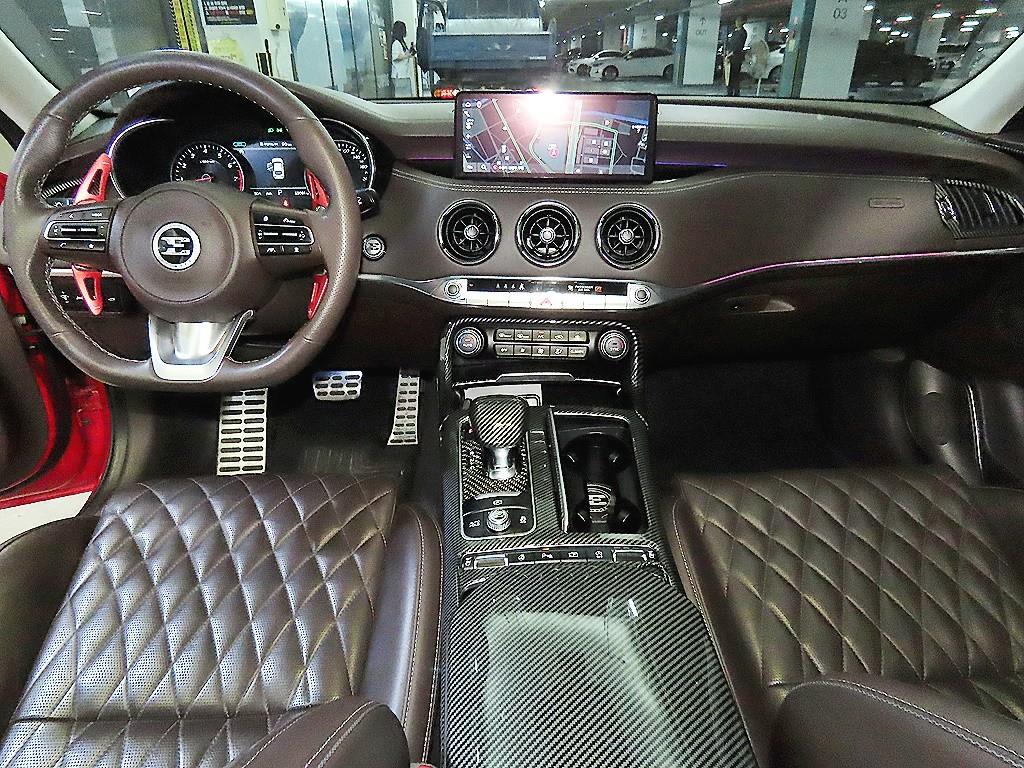 KIA Stinger - Vista 9