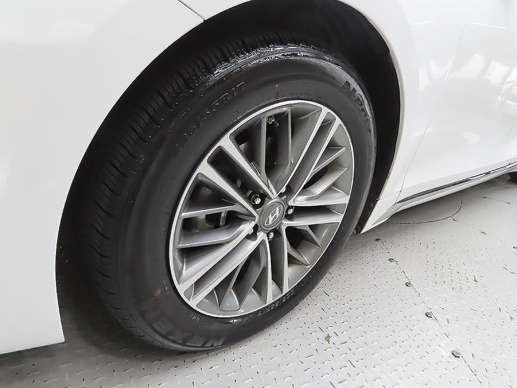 HYUNDAI Grandeur - Vista 9