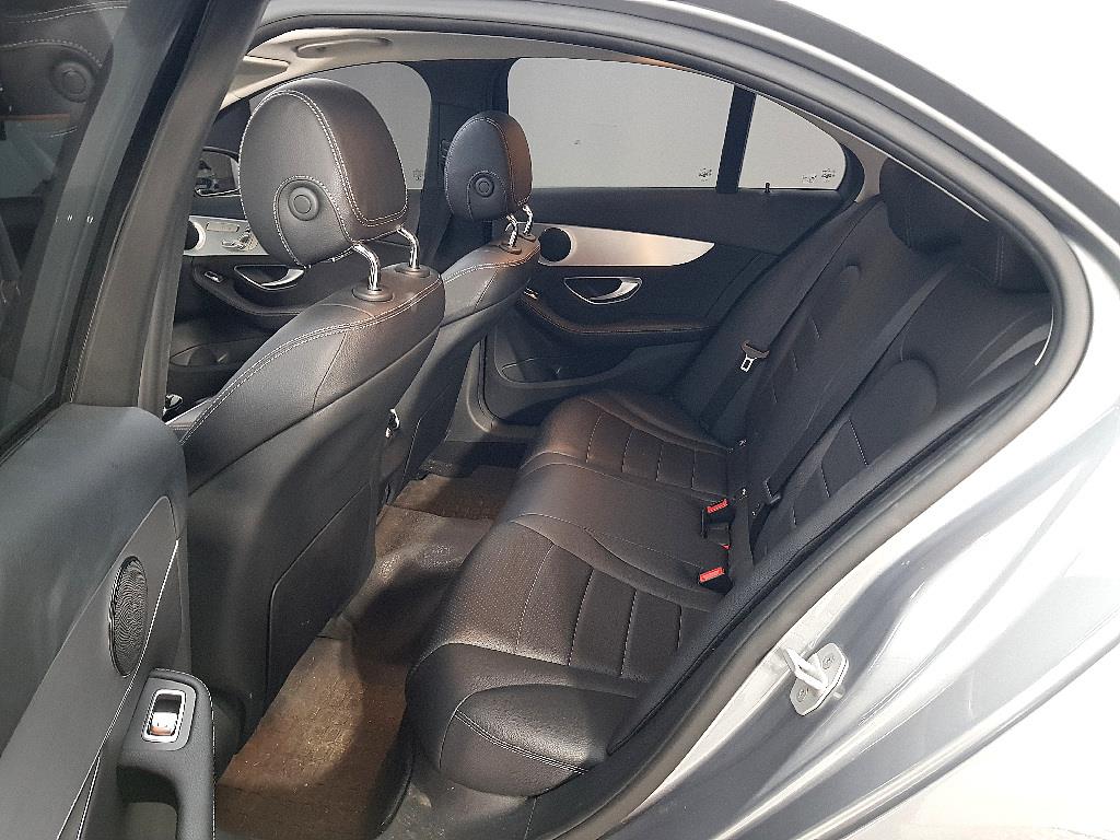 Mercedes Benz C Class - Vista 9