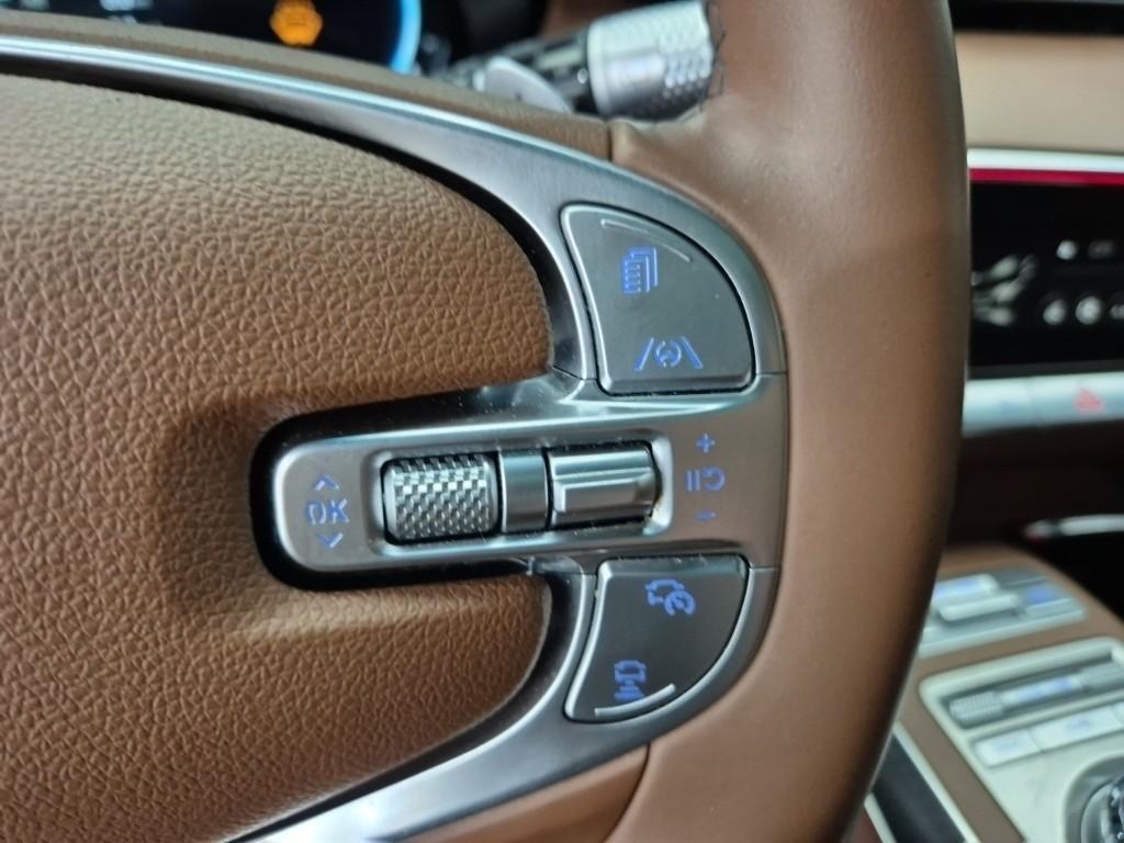 Genesis GV70 - Vista 5