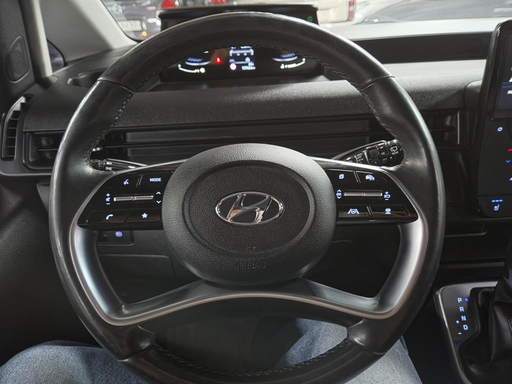 HYUNDAI Staria - Vista 10