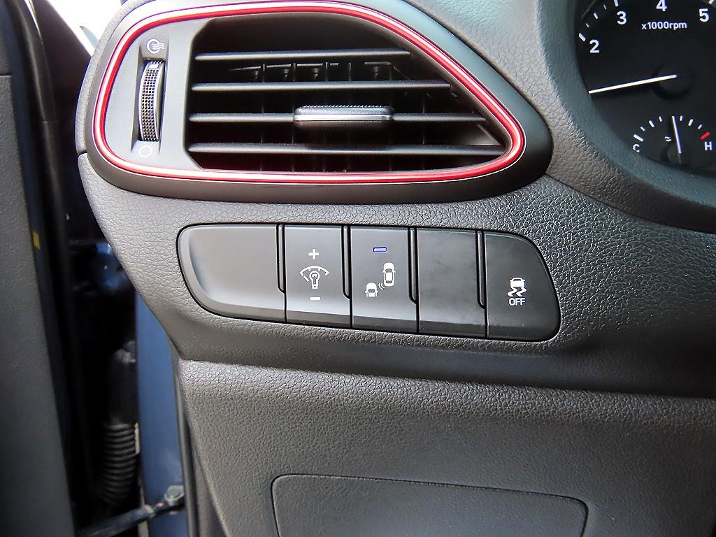 HYUNDAI i30 - Vista 12