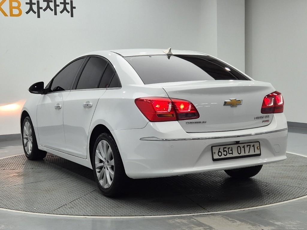 Chevrolet Cruise - Vista 3