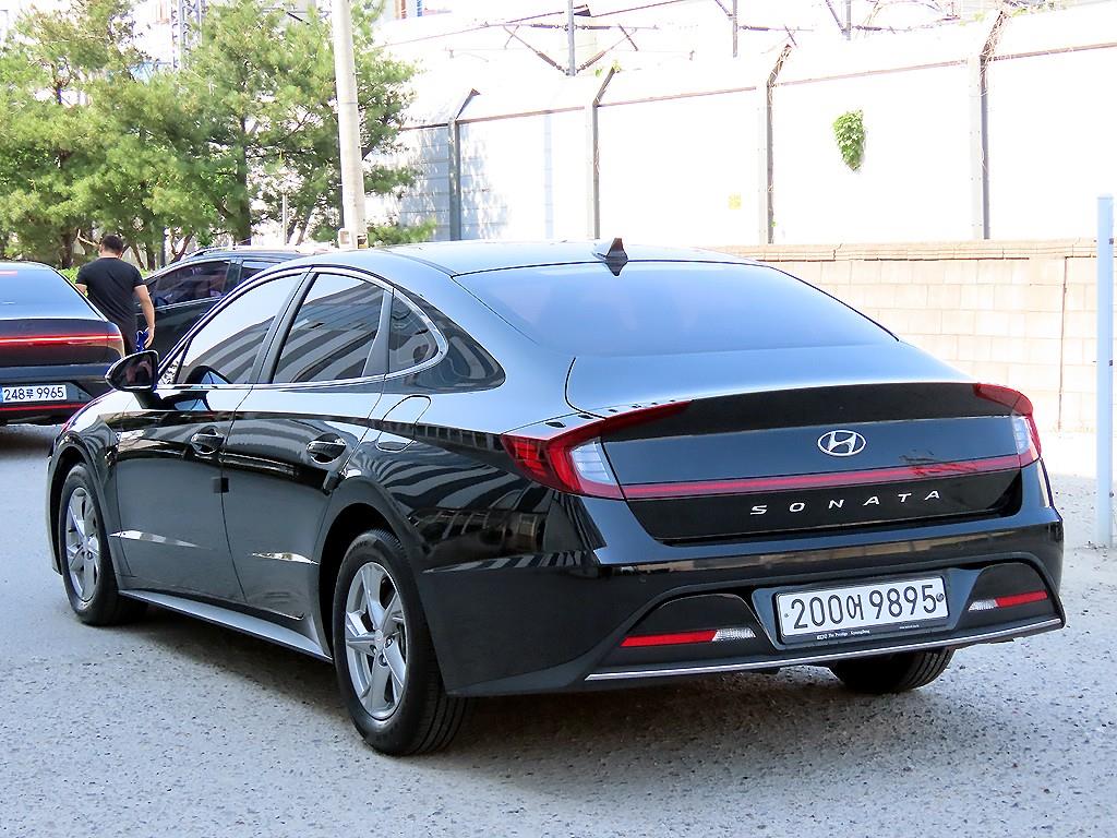 HYUNDAI Sonata - Vista 3
