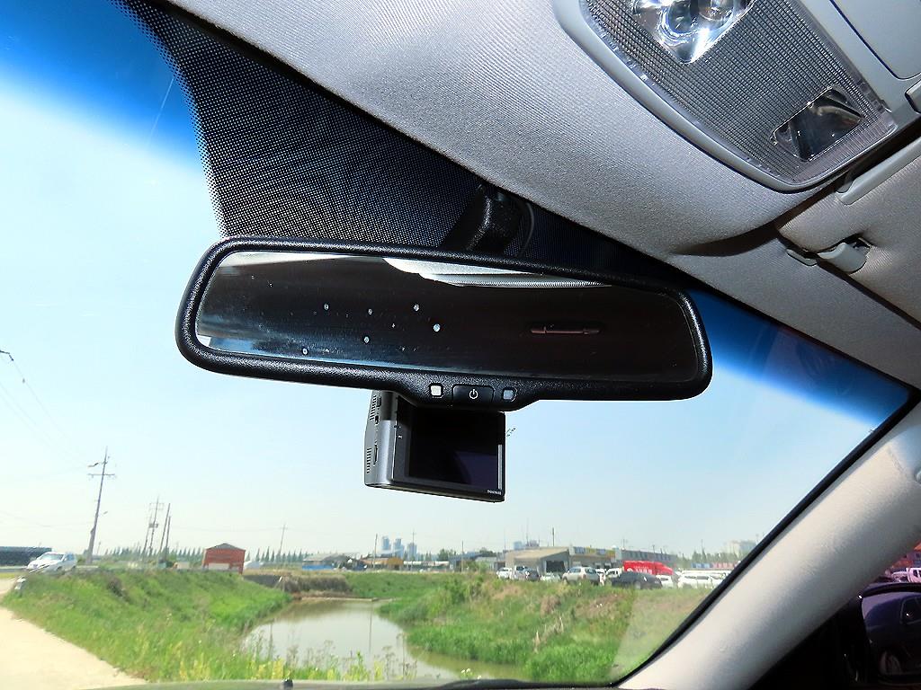 KIA Opirus - Vista 12