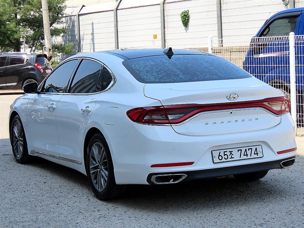 HYUNDAI Grandeur - Vista 3