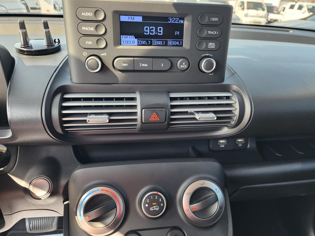 HYUNDAI Casper - Vista 9
