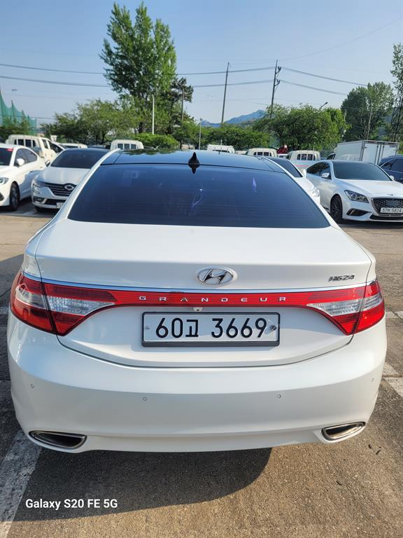 HYUNDAI Grandeur - Vista 3