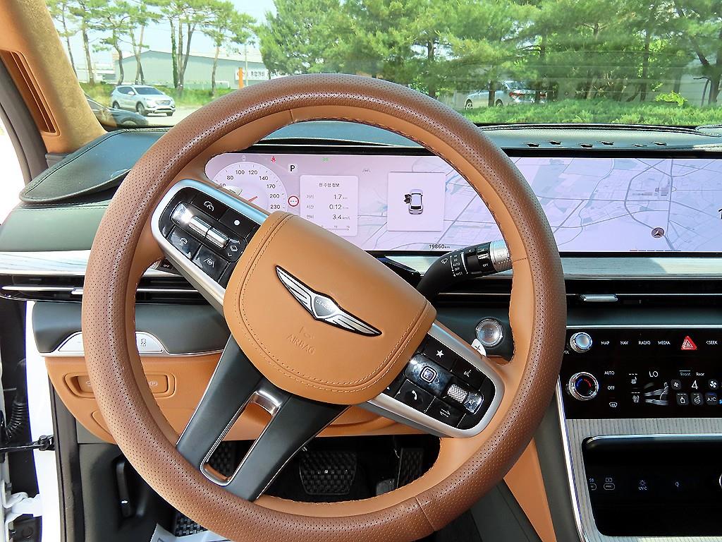 Genesis GV80 - Vista 8