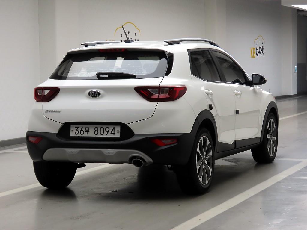 KIA Stonic - Vista 4