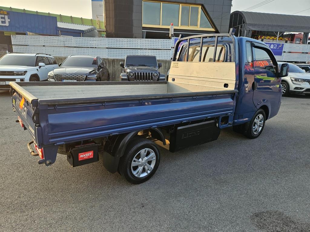 Small Truck Cargo (small) - Vista 5
