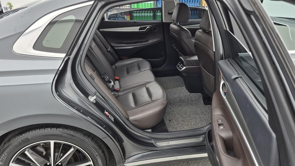 HYUNDAI Grandeur - Vista 7