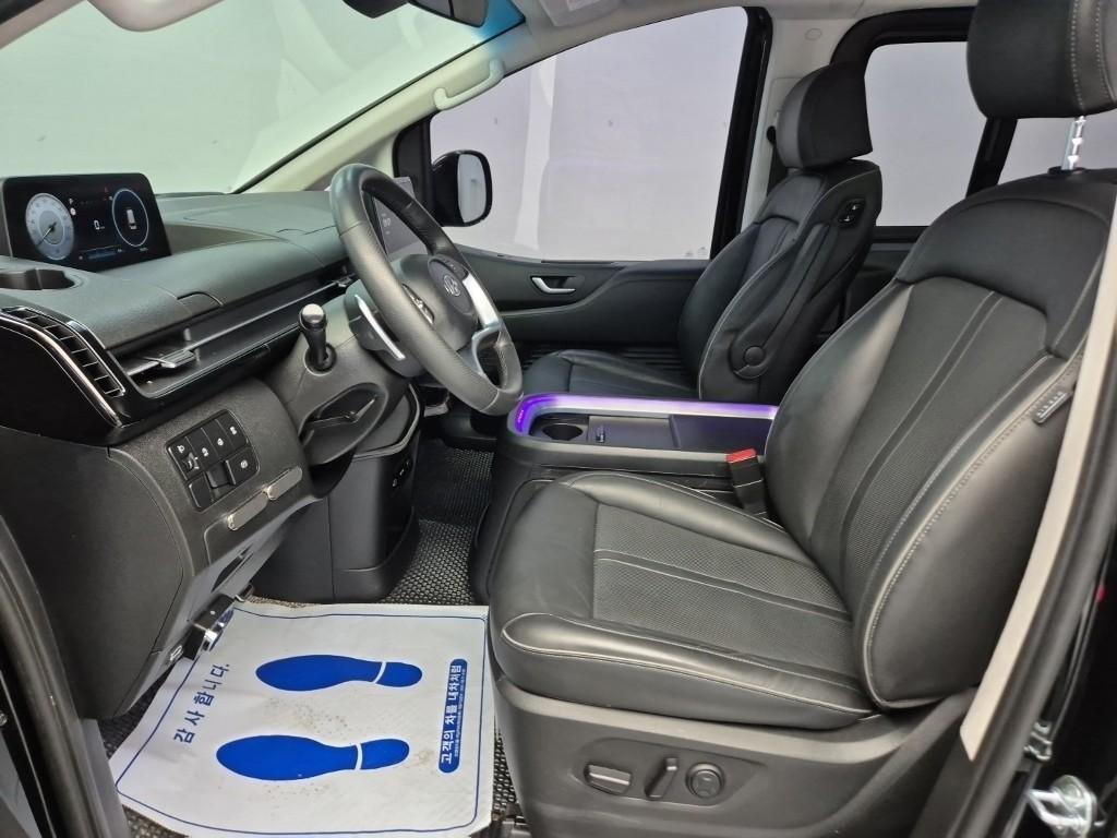 HYUNDAI Staria - Vista 11