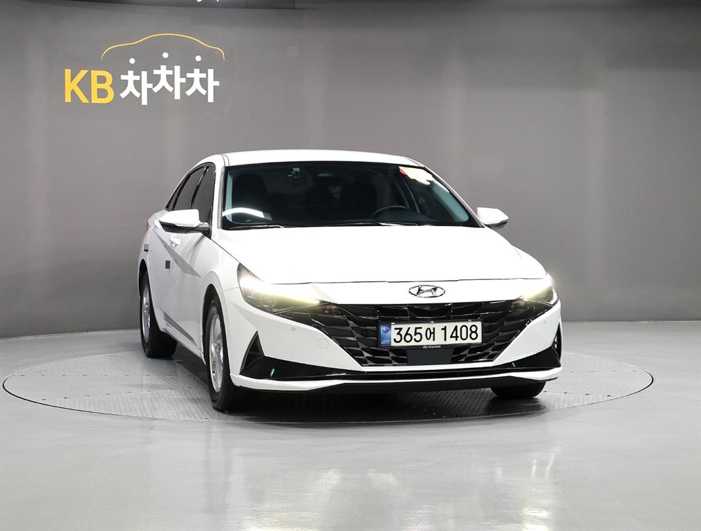 HYUNDAI Avante - Vista 2