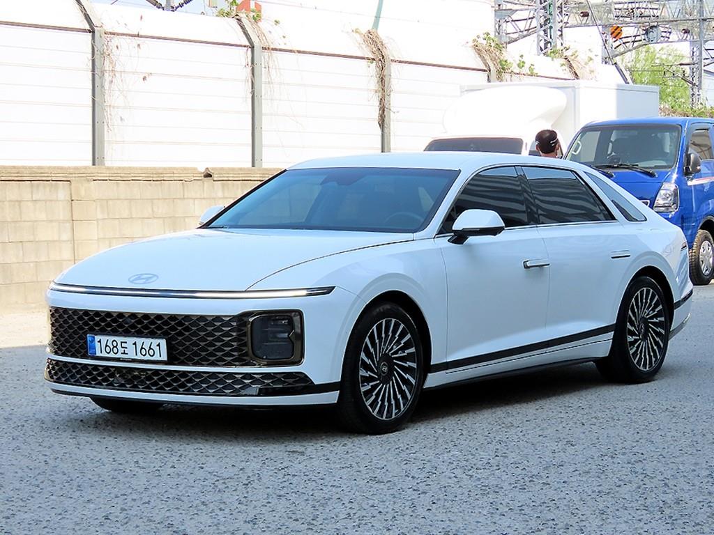 HYUNDAI Grandeur - Vista 2