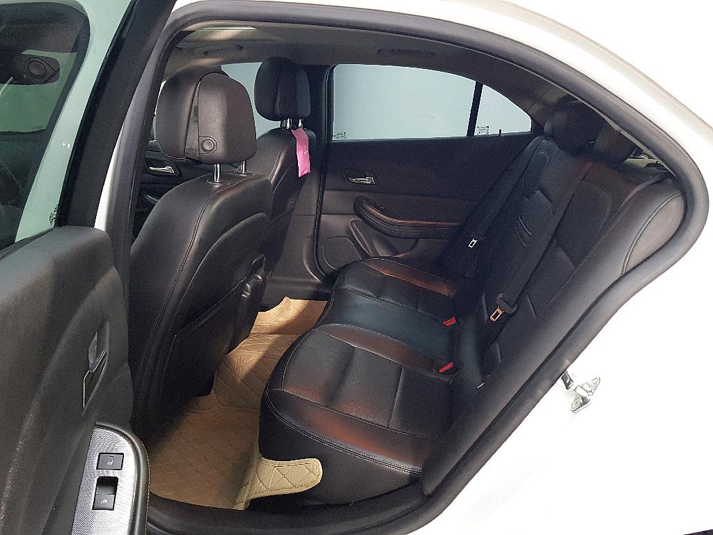 Chevrolet Malibu - Vista 8