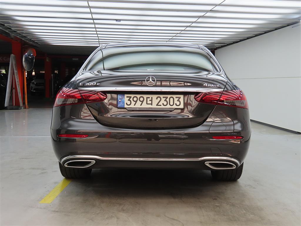 Mercedes Benz E class - Vista 3