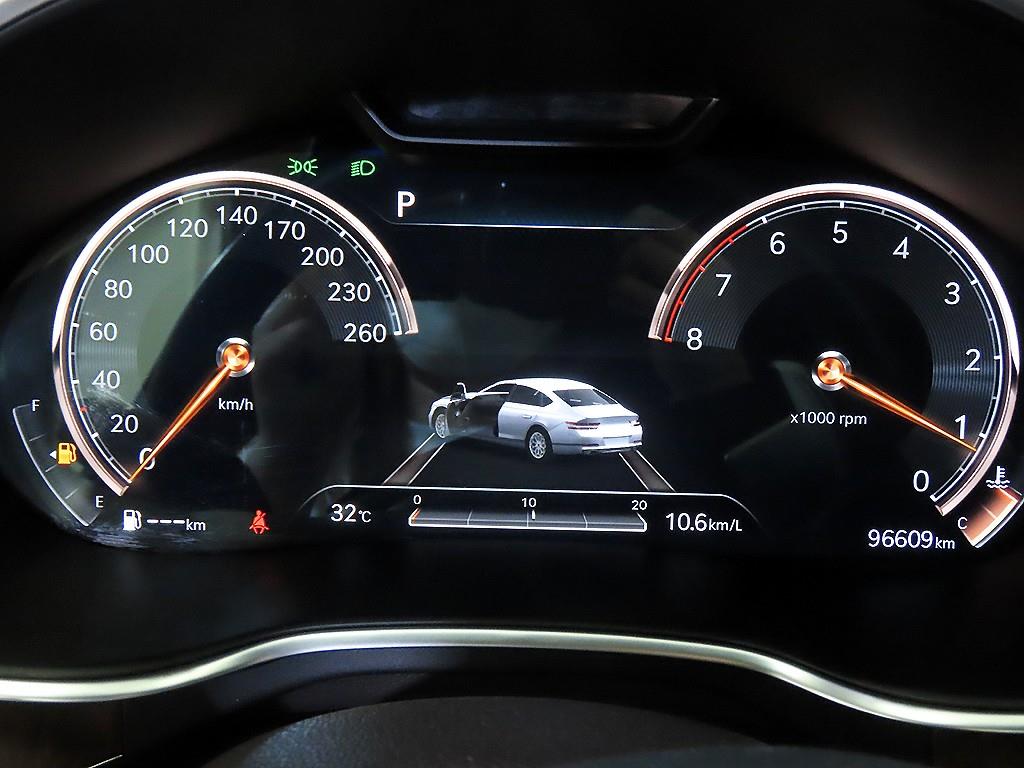 Genesis G80 - Vista 9