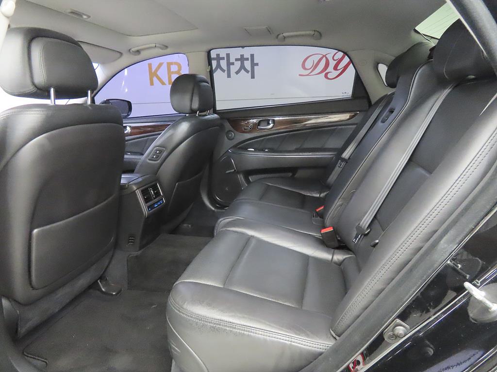 HYUNDAI Equus - Vista 6