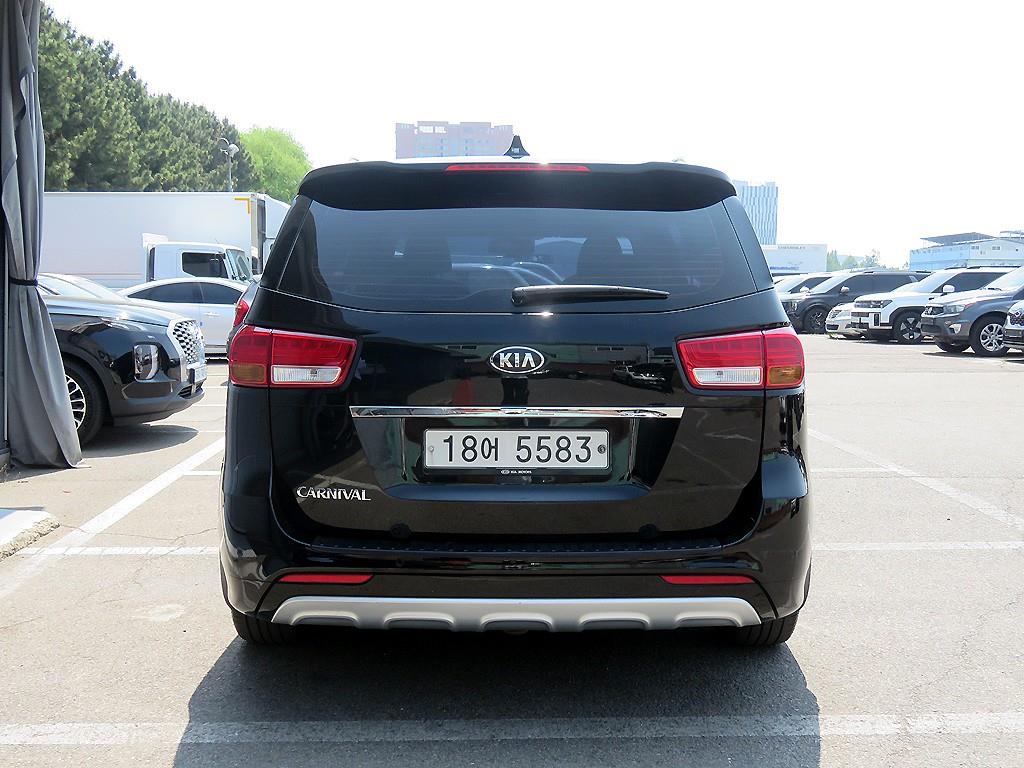 KIA Carnival - Vista 3