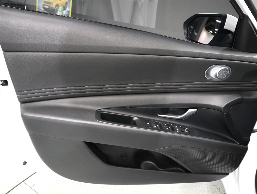HYUNDAI Avante - Vista 8