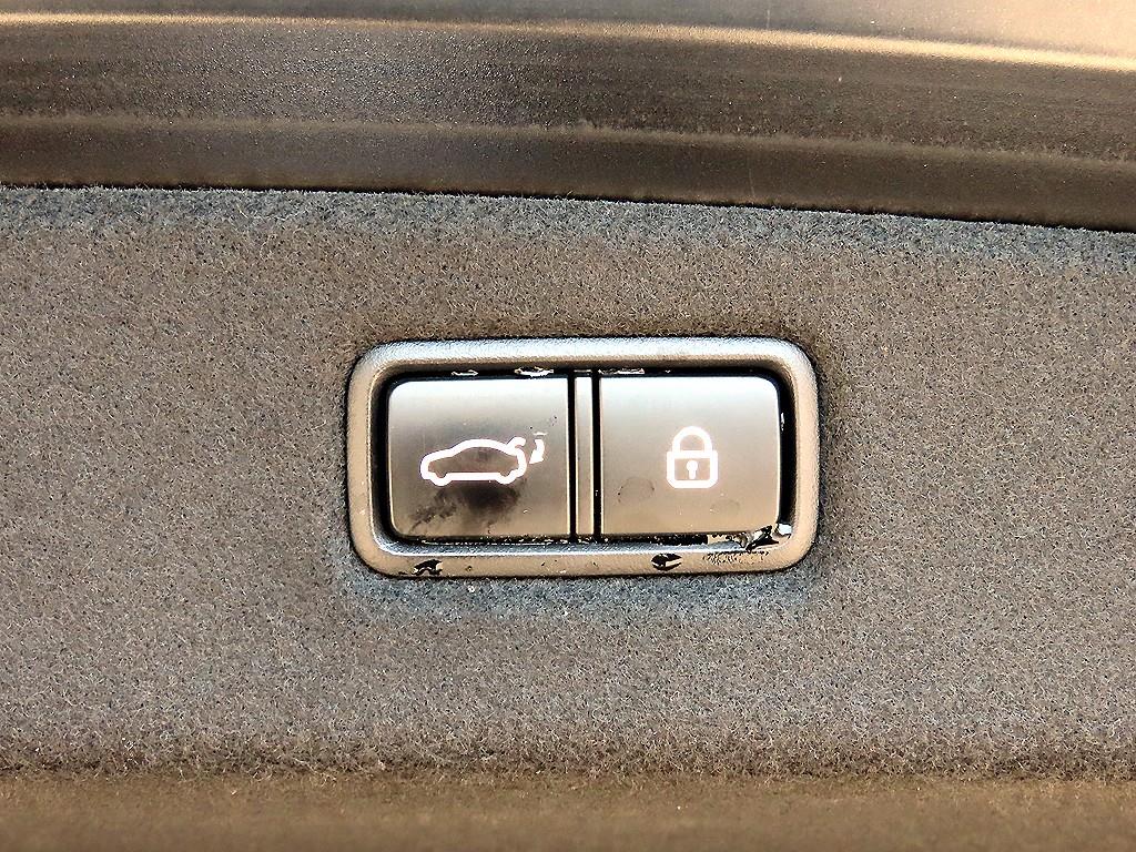 Genesis G90 2019 Negro - Importación desde Corea - HF Imports Iquique - Foto 18