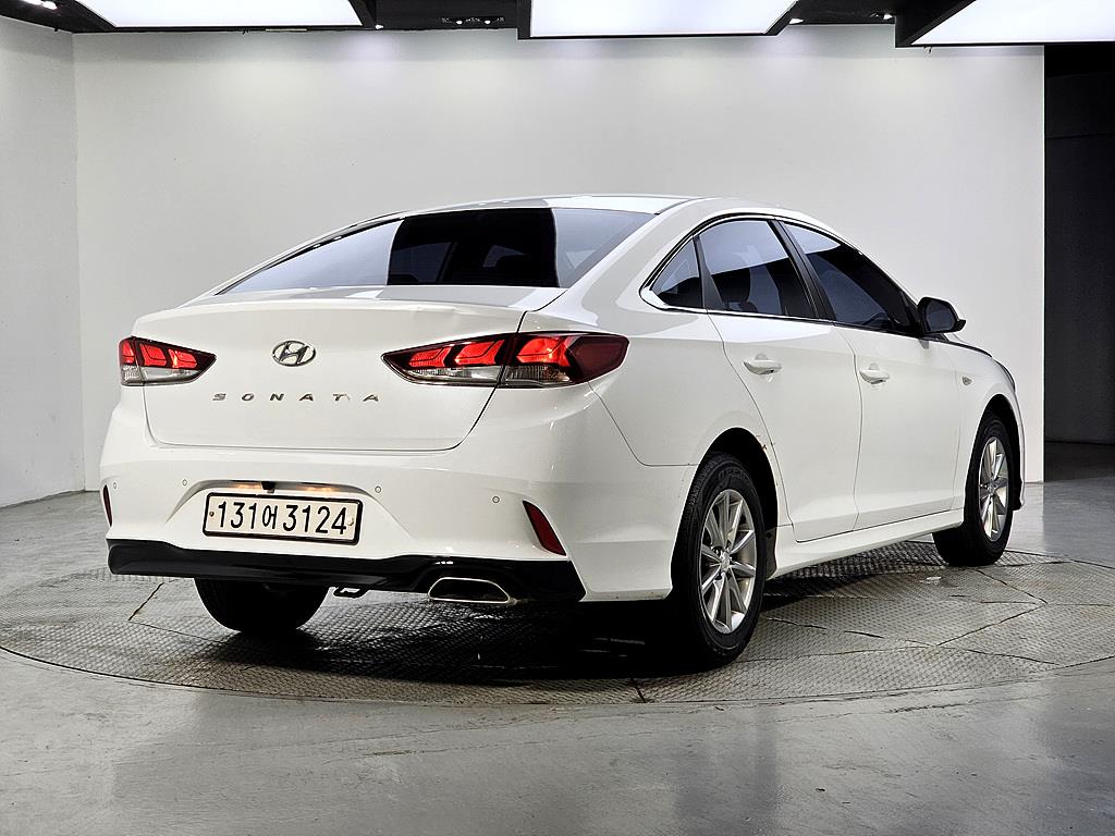 HYUNDAI Sonata - Vista 4