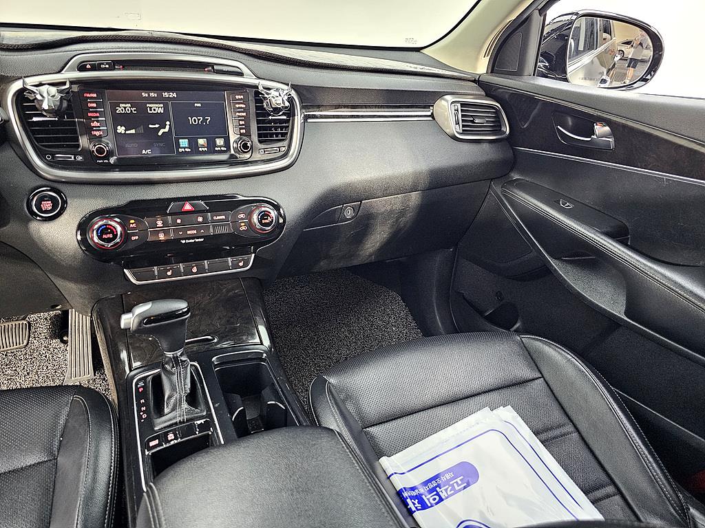 KIA Sorento - Vista 10